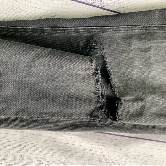 American Eagle Womens High Rise Black Jeans Denim Distressed Tapered Leg Size 0 - Picture 4 of 11